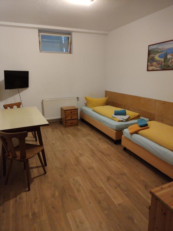 Pension Dorfstrasse 6 Stetten  ห้อง รูปภาพ