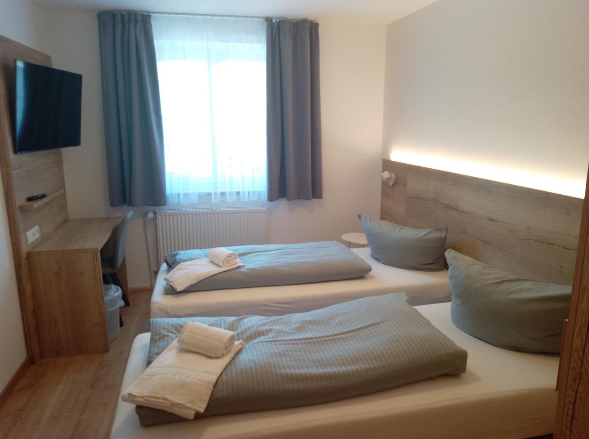 Pension Dorfstrasse 6 Stetten  ภายนอก รูปภาพ